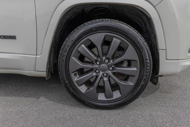 used 2019 Jeep Cherokee car, priced at $17,999