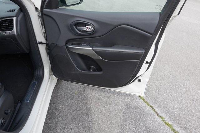 used 2019 Jeep Cherokee car, priced at $17,999