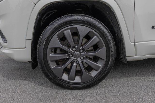 used 2019 Jeep Cherokee car, priced at $17,999