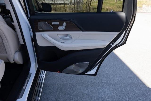 new 2025 Mercedes-Benz GLS 450 car, priced at $109,265