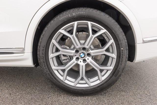 new 2025 BMW X7 car, priced at $92,885