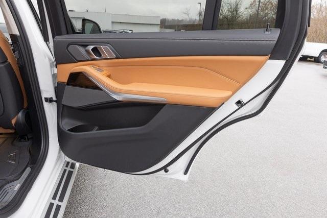new 2025 BMW X7 car, priced at $92,885