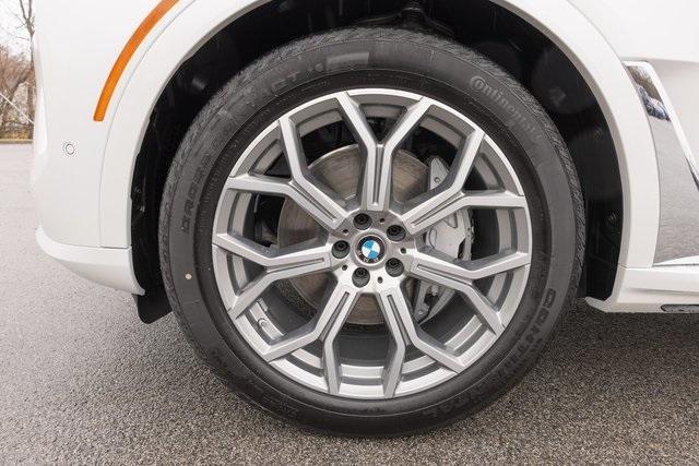 new 2025 BMW X7 car, priced at $92,885