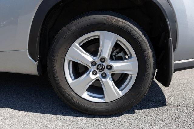 used 2024 Toyota Highlander car, priced at $37,999