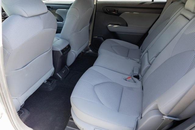 used 2024 Toyota Highlander car, priced at $37,999