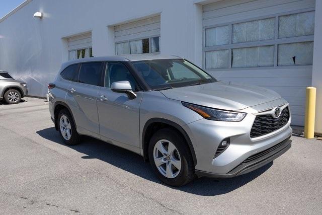 used 2024 Toyota Highlander car, priced at $37,999