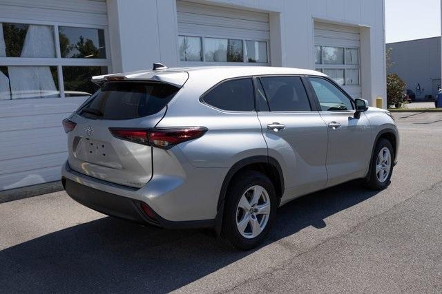 used 2024 Toyota Highlander car, priced at $37,999