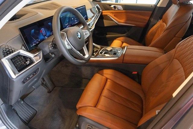 new 2026 BMW X7 car, priced at $93,125