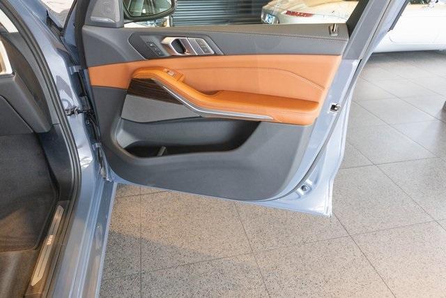 new 2026 BMW X7 car, priced at $93,125