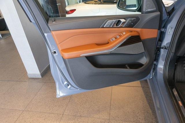 new 2026 BMW X7 car, priced at $93,125