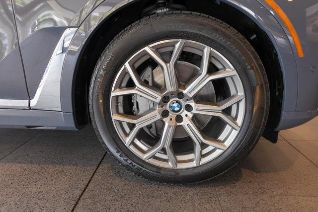 new 2026 BMW X7 car, priced at $93,125
