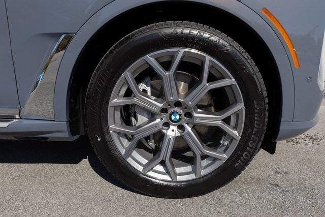 new 2025 BMW X7 car, priced at $92,885