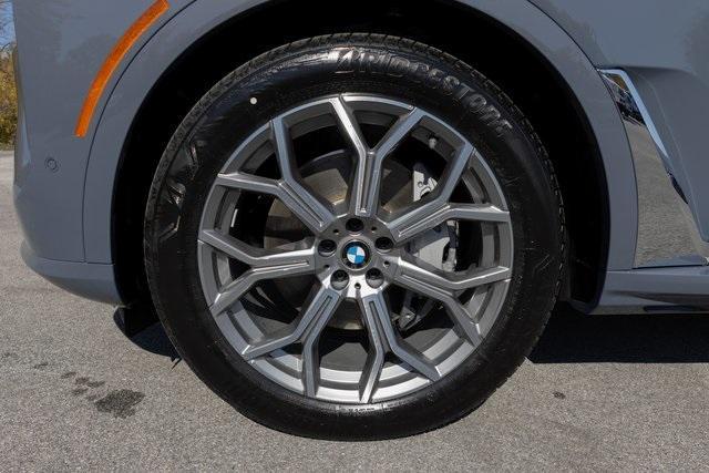 new 2025 BMW X7 car, priced at $92,885