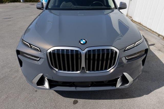 new 2025 BMW X7 car, priced at $92,885