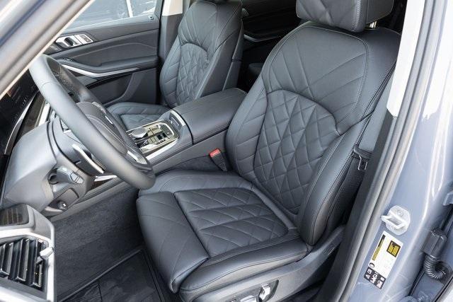 new 2025 BMW X7 car, priced at $92,885