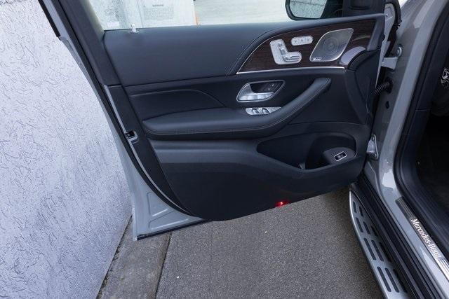 new 2025 Mercedes-Benz GLS 450 car, priced at $102,105