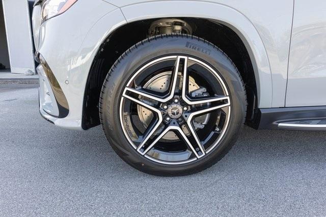 new 2025 Mercedes-Benz GLS 450 car, priced at $102,105
