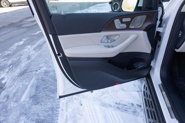 new 2025 Mercedes-Benz GLS 450 car, priced at $91,800