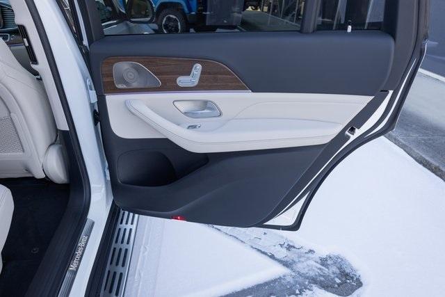 new 2025 Mercedes-Benz GLS 450 car, priced at $91,800