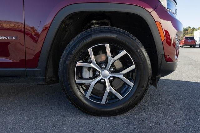 used 2025 Jeep Grand Cherokee car, priced at $41,299