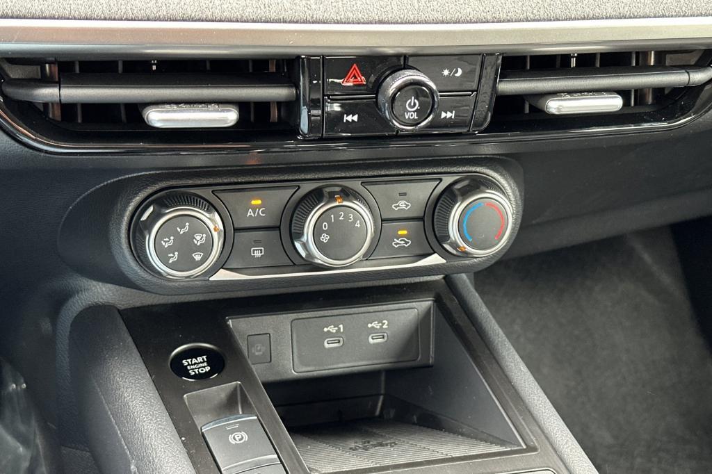 new 2025 Nissan Kicks car, priced at $25,595