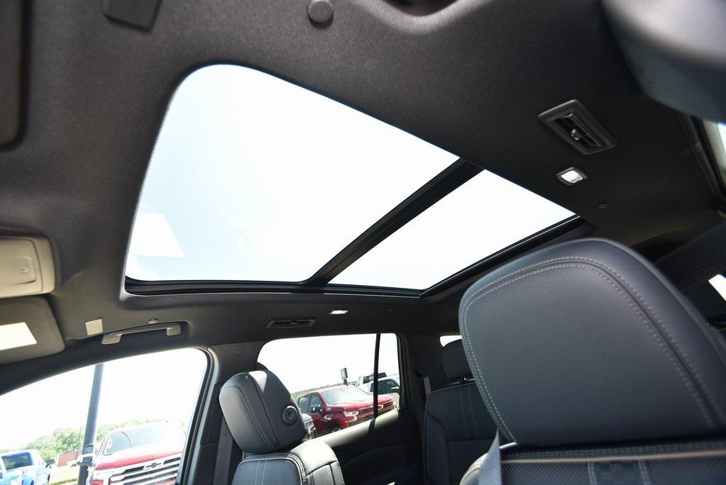 new 2026 Chevrolet Traverse car, priced at $57,354