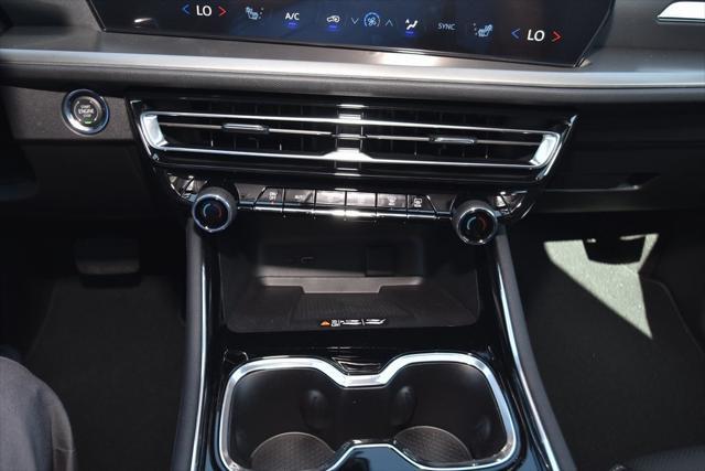 new 2025 Chevrolet Traverse car, priced at $42,000
