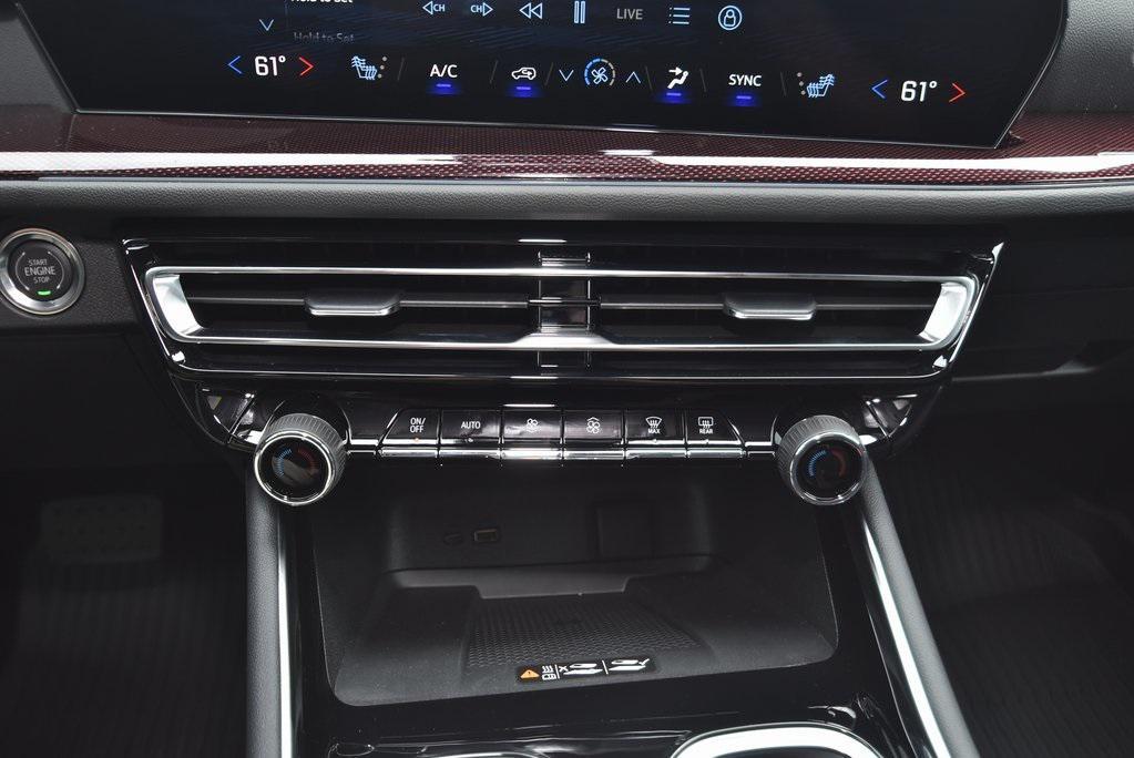 new 2026 Chevrolet Traverse car, priced at $52,125