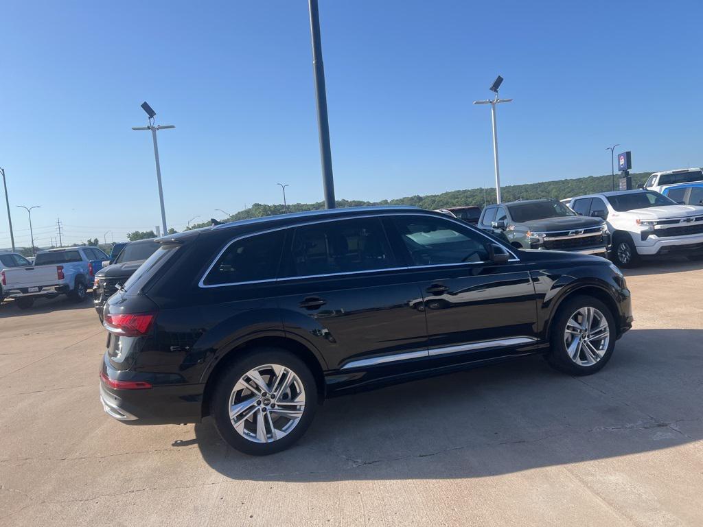 used 2022 Audi Q7 car, priced at $28,694
