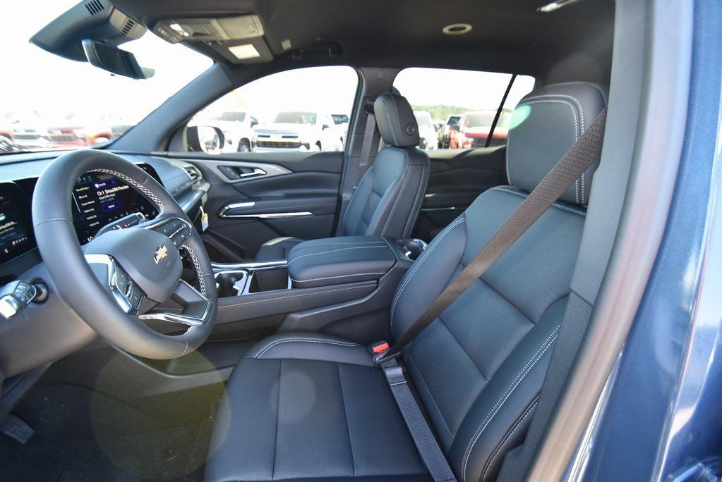 new 2026 Chevrolet Traverse car, priced at $43,082