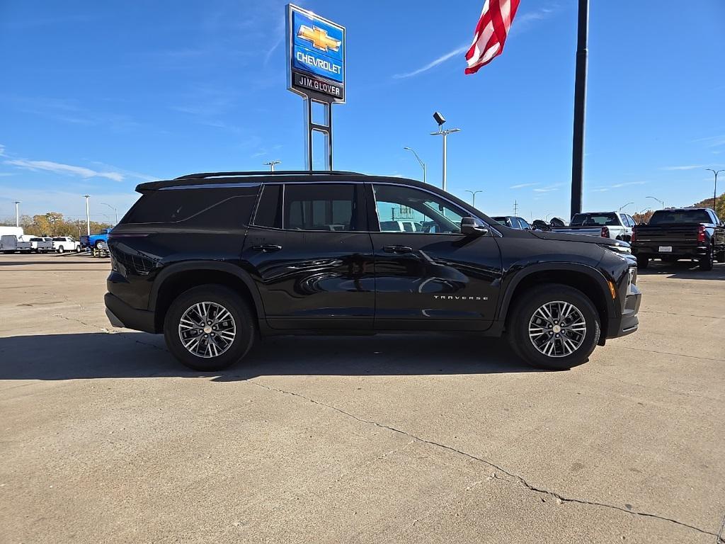 used 2024 Chevrolet Traverse car, priced at $37,250