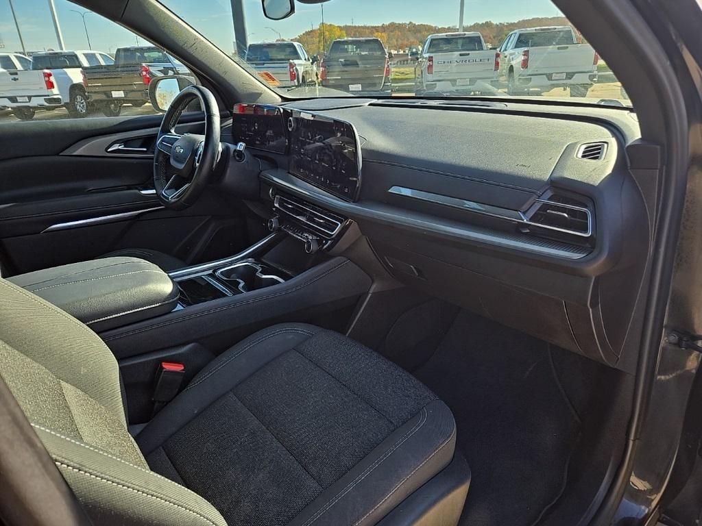 used 2024 Chevrolet Traverse car, priced at $37,250