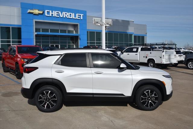 new 2025 Chevrolet TrailBlazer car, priced at $28,230