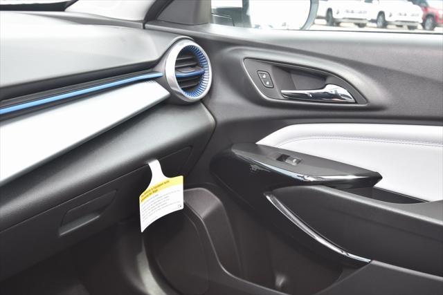 new 2025 Chevrolet Trax car, priced at $23,994