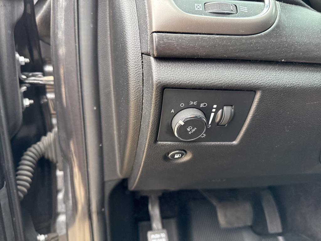 used 2018 Jeep Grand Cherokee car, priced at $14,750