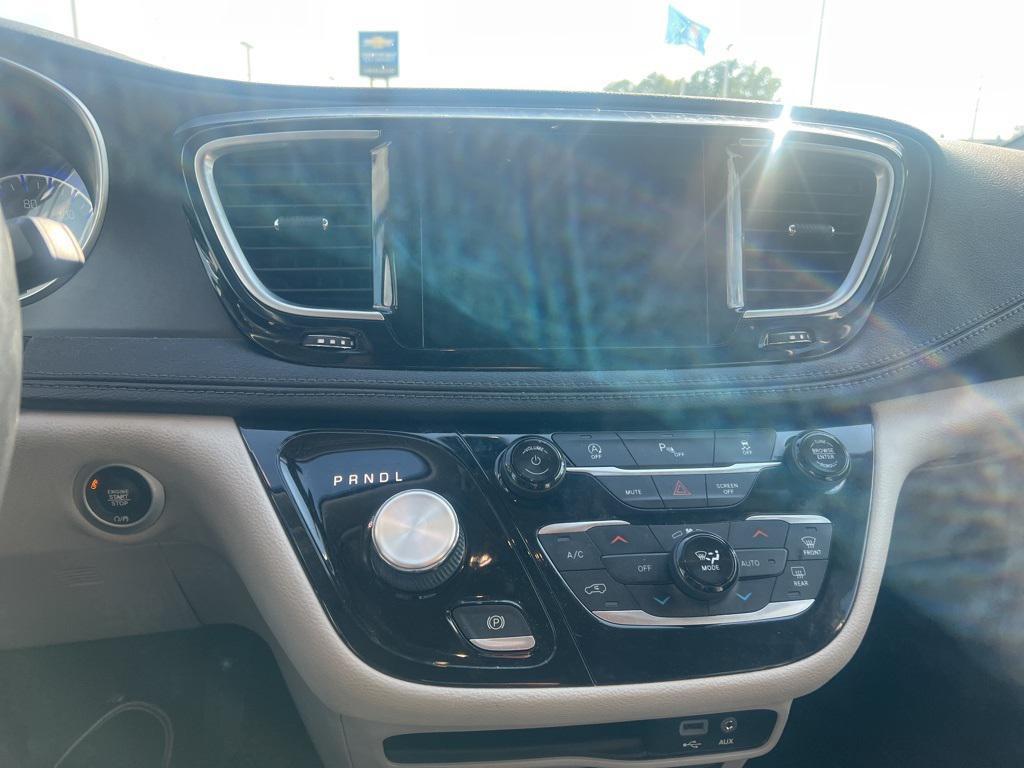 used 2020 Chrysler Pacifica car, priced at $23,396