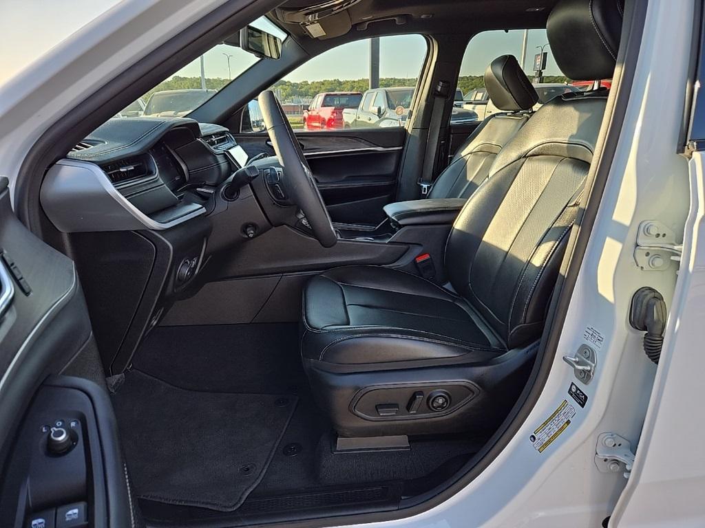 used 2024 Jeep Grand Cherokee L car, priced at $34,259