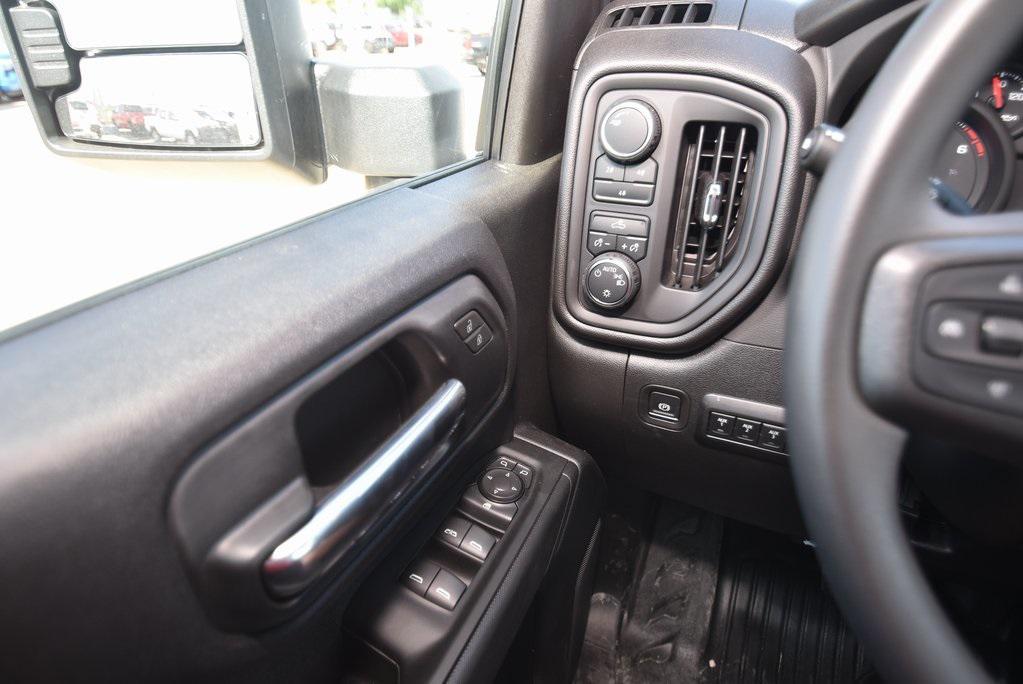 new 2025 Chevrolet Silverado 2500 car, priced at $66,328