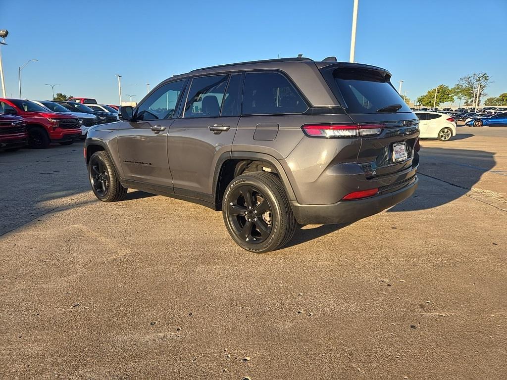 used 2022 Jeep Grand Cherokee car, priced at $31,985