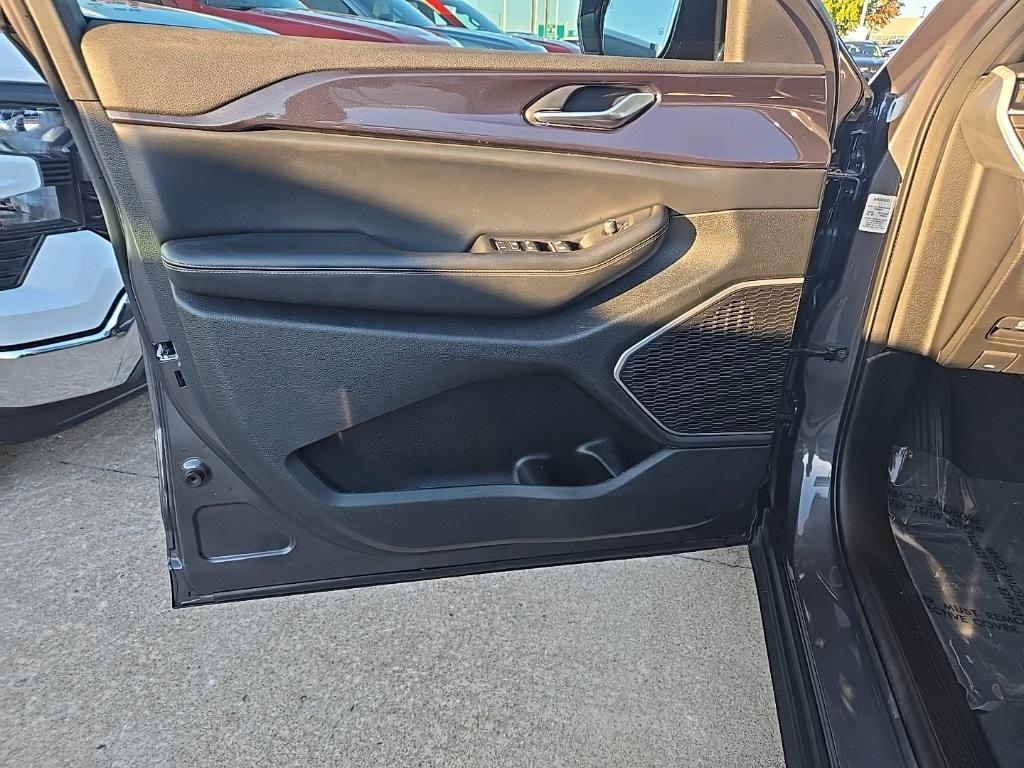 used 2022 Jeep Grand Cherokee car, priced at $31,985