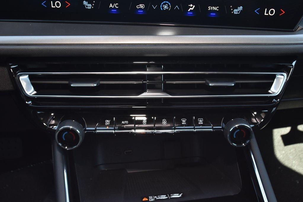 new 2026 Chevrolet Traverse car, priced at $42,789