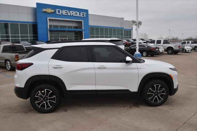 new 2025 Chevrolet TrailBlazer car, priced at $28,230