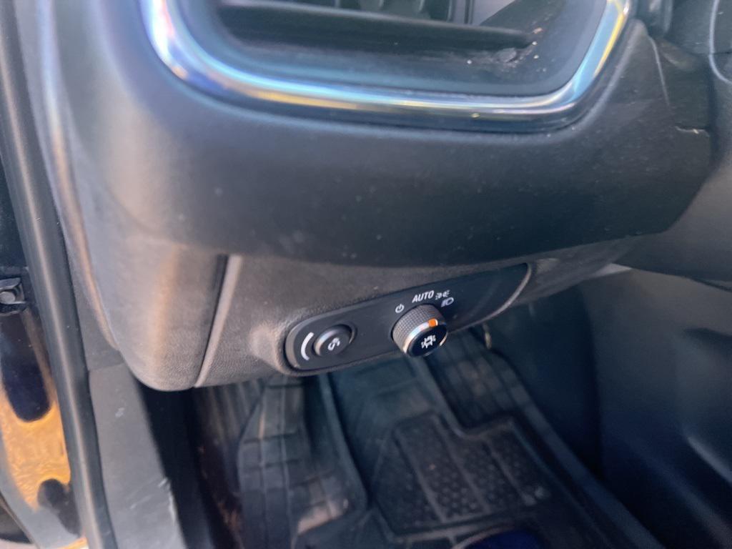 used 2022 Chevrolet Equinox car, priced at $18,250