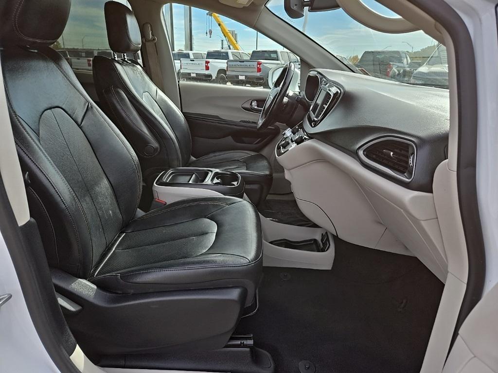 used 2020 Chrysler Pacifica car, priced at $19,500