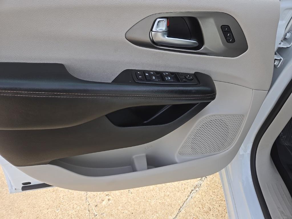 used 2020 Chrysler Pacifica car, priced at $19,500