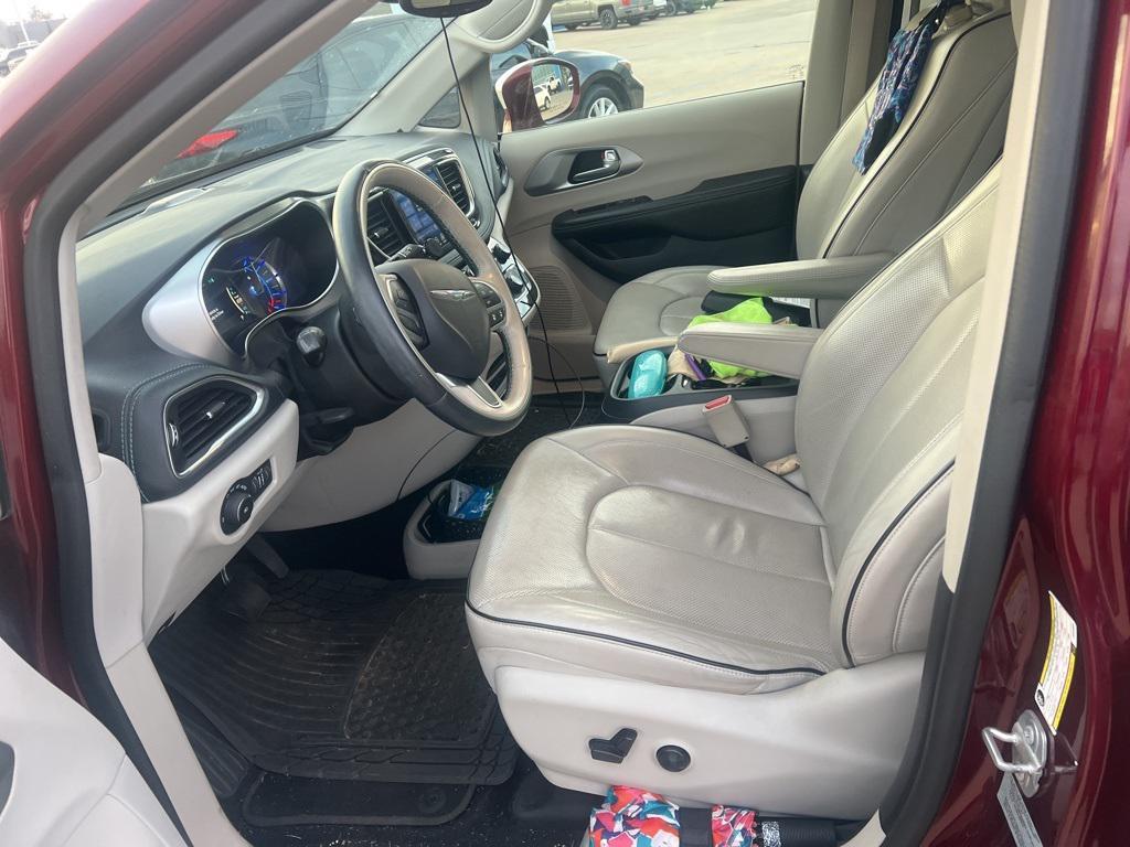 used 2017 Chrysler Pacifica Hybrid car, priced at $18,393