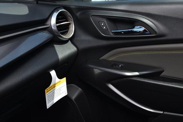 new 2025 Chevrolet Trax car, priced at $25,100