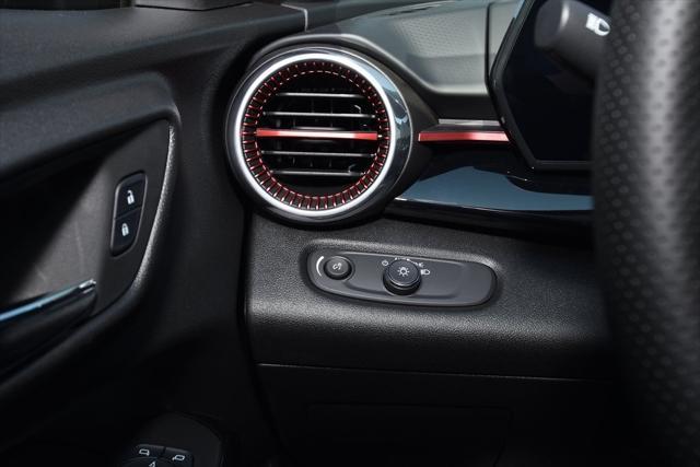 new 2025 Chevrolet Trax car, priced at $27,004