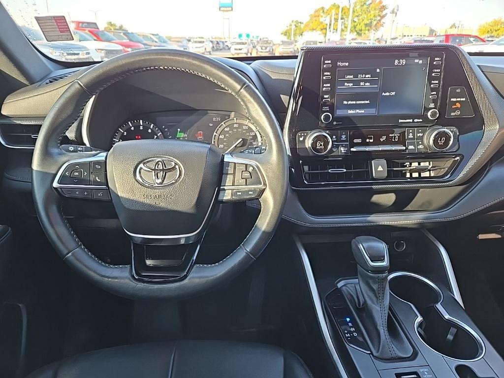 used 2021 Toyota Highlander car, priced at $33,997