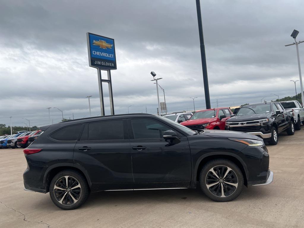 used 2021 Toyota Highlander car, priced at $33,997